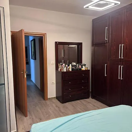 At Kompleksi Halili Tirana